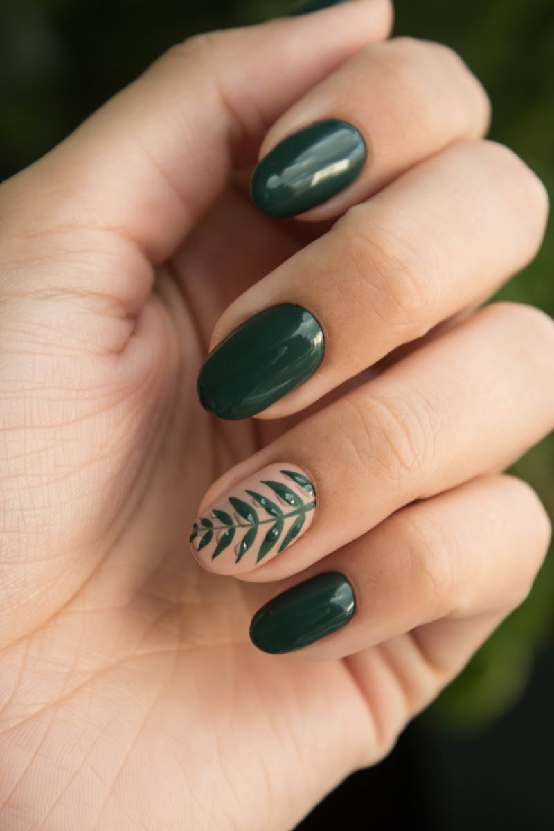 Green leaf nail art result
